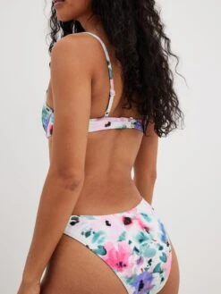 NA-KD Bikini Tops Met Beugel T-shirt Bh Bikinitop Dames Pastelblauw -Sunseeker Winkel 6ee67067c61982160dbbffe97d0cc223