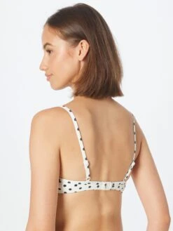 Hunkemöller Bikini Tops Met Beugel T-shirt Bh Bikinitop Scallop Dames Offwhite -Sunseeker Winkel 8214cc8b7682ebc871c67368d4d67b53